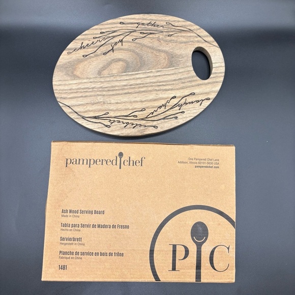 New Pampered Chef‎ Ash Wood Serving Board 1481 Oval Laugh Share Celebrate Carved - Picture 1 of 4